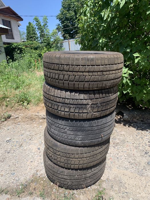 Продам шины 235/45/18