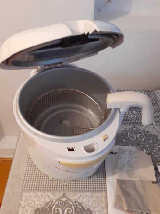 Продам электрофритюрницу