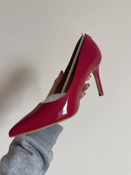 Токчета Guess