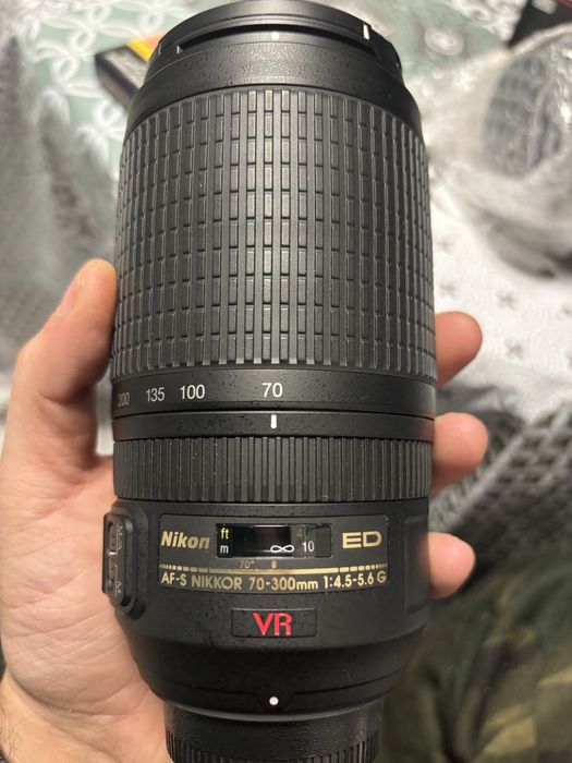 Nikon 70-300 AF--S VR 4.5-5.6 G