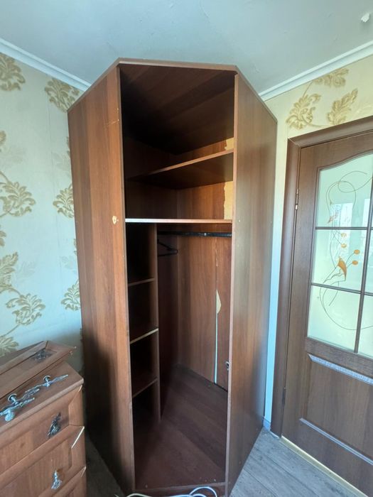 Шкаф и диван  хороший