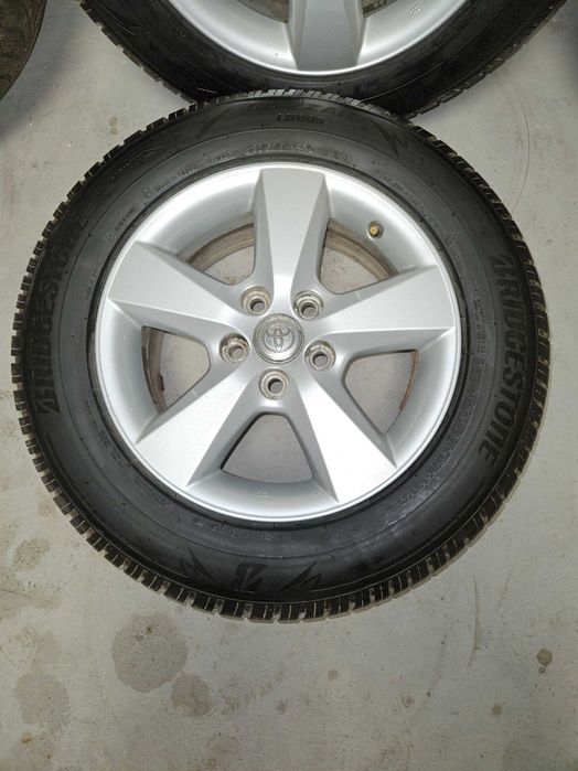 Продавам гуми с джанти.