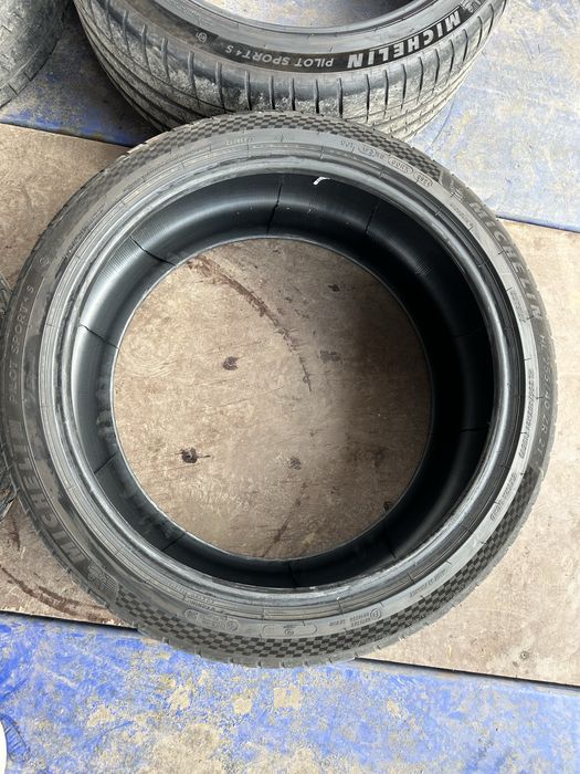 Продавам гуми Michelin Pilot Sport 4s  285/35/21-255/40/21