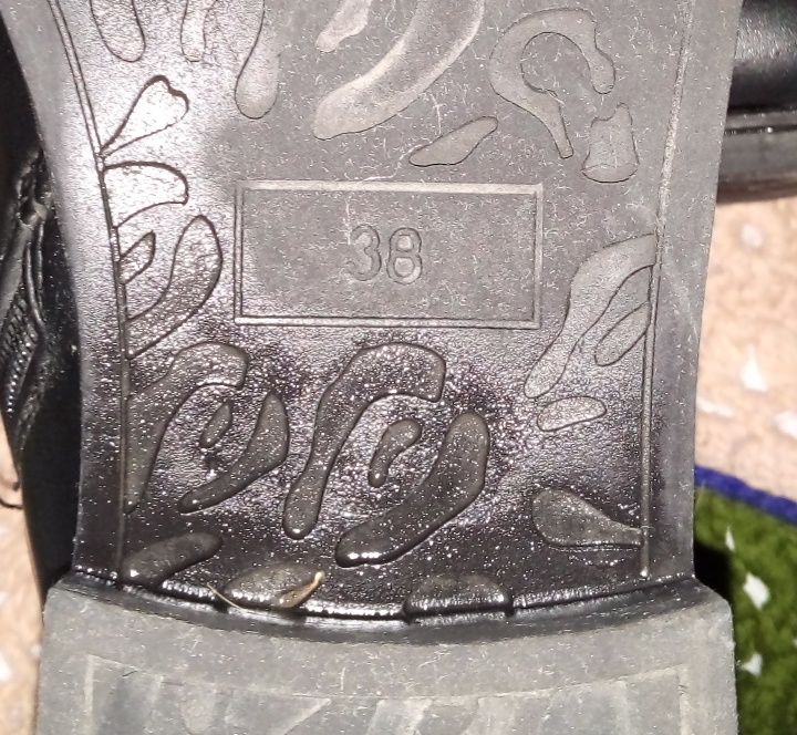 Полусапожки женские.