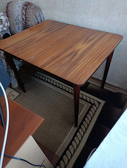 Стол обеденный стол