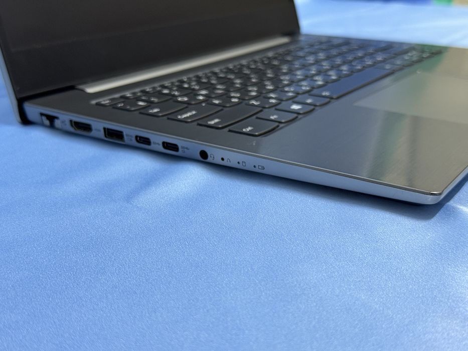 Ноутбук для работы и учебы Lenovo 2021г