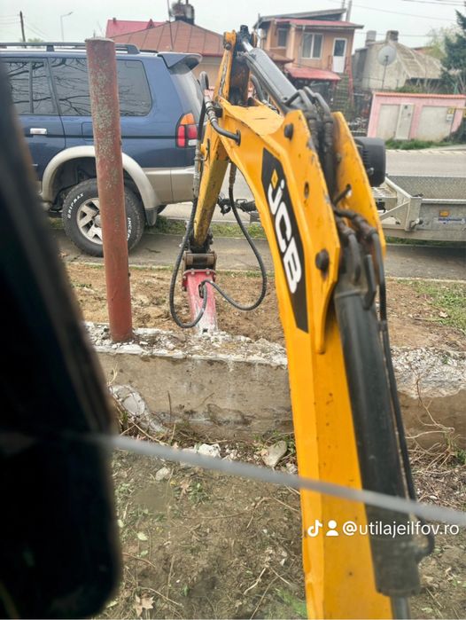 Miniexcavator nivelare teren sapaturi santuri piconare