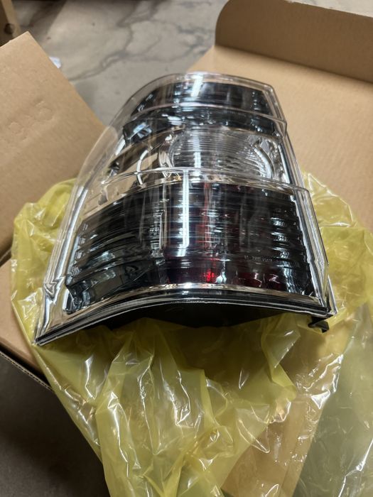 Задний фонарь паджеро 4 левый