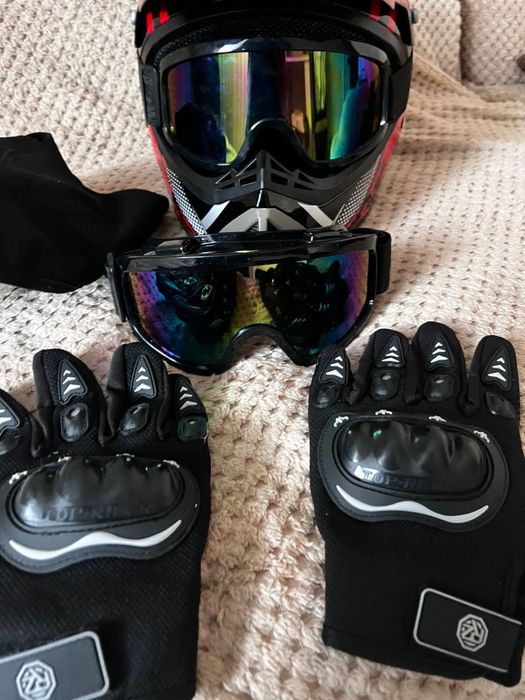 Шлем мотокроссовый