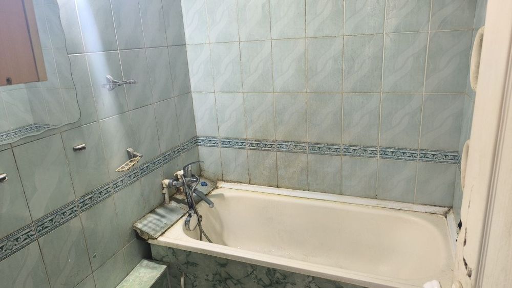 Uy sotiladi uch xonali