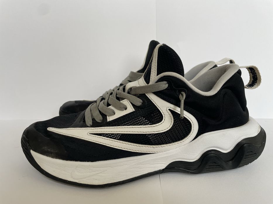 Nike giannis immortality 3