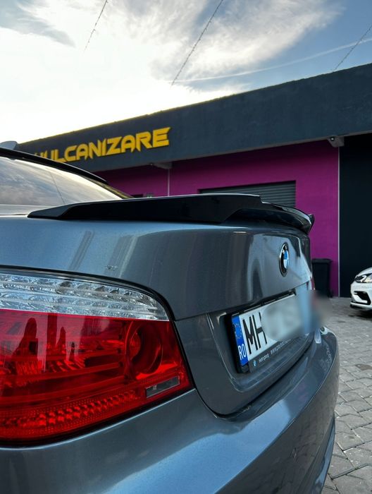 Eleron lip codita portbagaj BMW E60 M4 V Style versiune 2 negru lucios