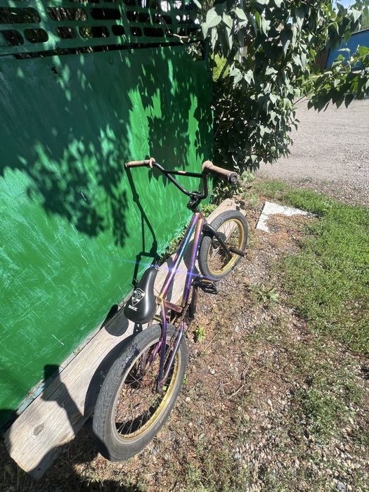 BMX бензинового цвета