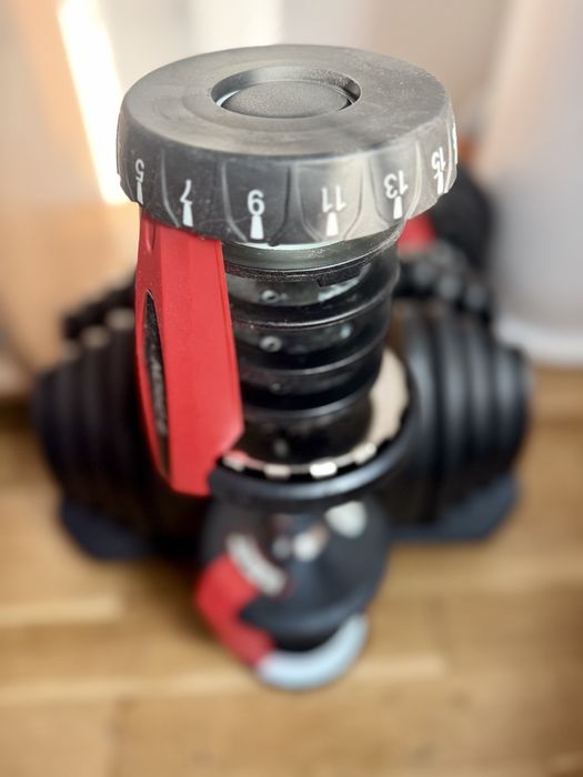 Регулируем дъмбел 2–40 кг с поставка – нов, неизползван