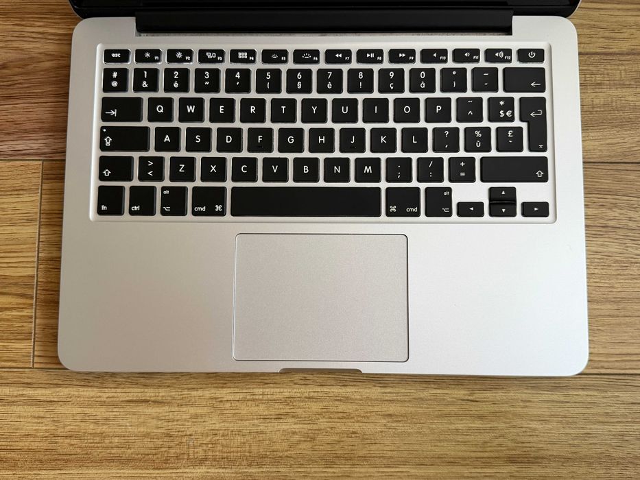 MacBook Pro 13 Retina`Core i5-5257U/8GB RAM/256GB SSD/Бат 10ч/89% Здраве
