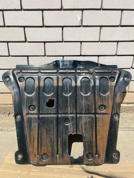 Продам защиту двигателя на  Рено Дастер