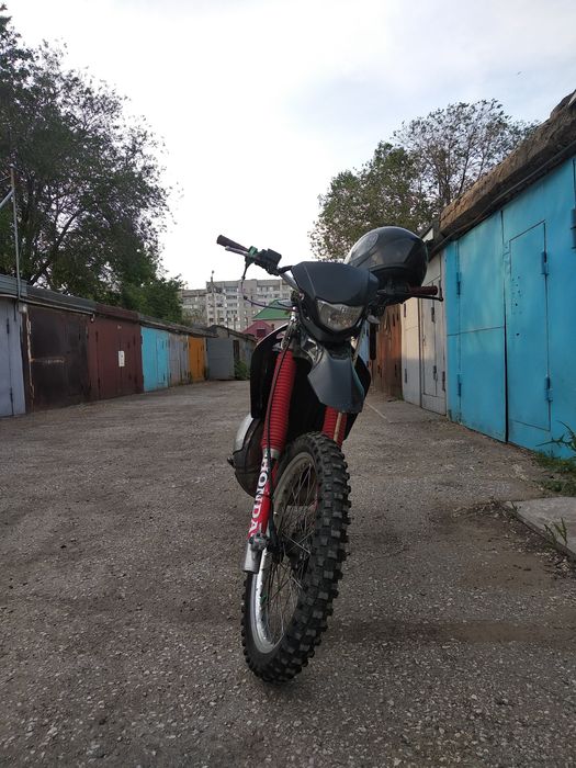 Кроссовый мотоцикл
