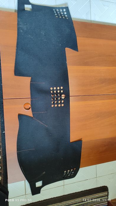 Накидка на панель  Тайота Камри 50 Европеец