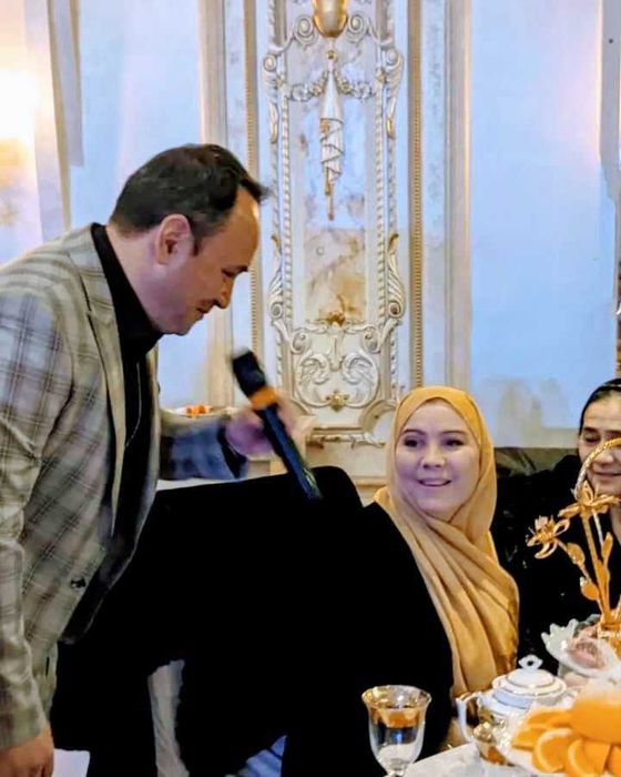 Ведущий с отличной программой на Новый год