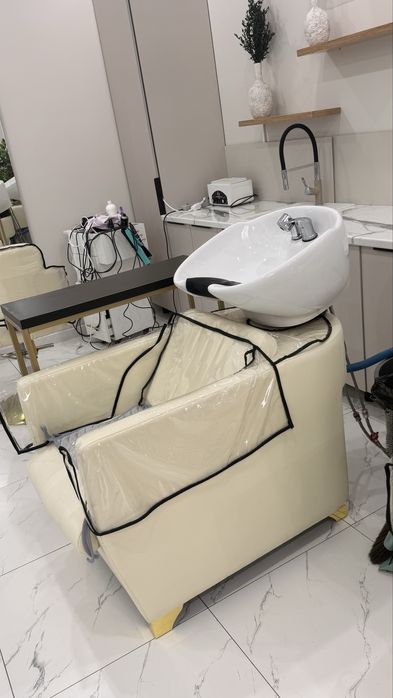 Продаются парихмахерское кресло / мойка