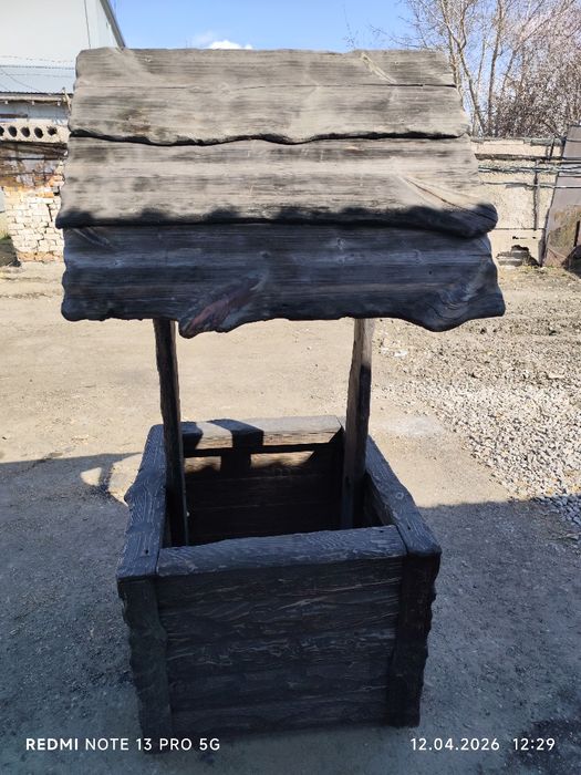 Колодец из дерева декоративный