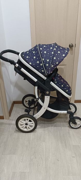 Продам коляску—трансформеры