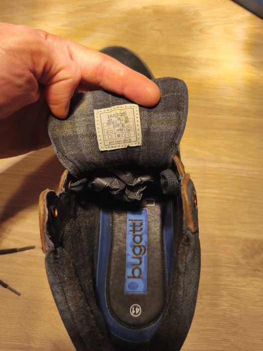 Ghetute Bugatti, din piele intoarsa