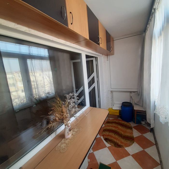 Vând apartament cu 2 camere cu loc parcare pe strada Pridvorului
