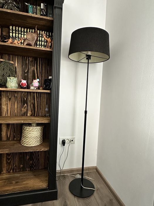 Lampa noptiera si lampa pe picior