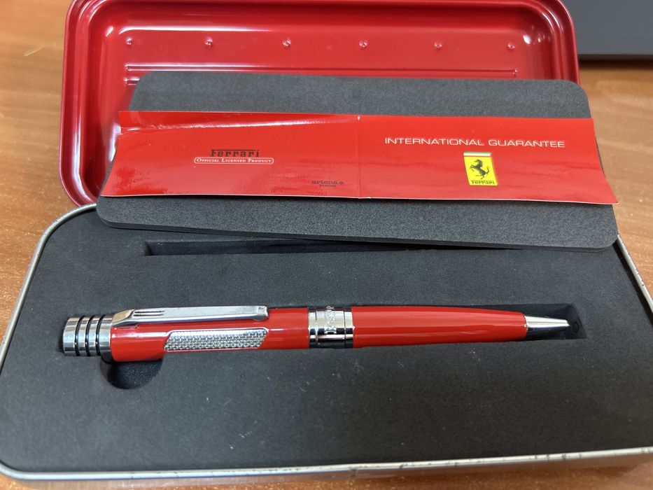 Pix Ferrari nou in cutie