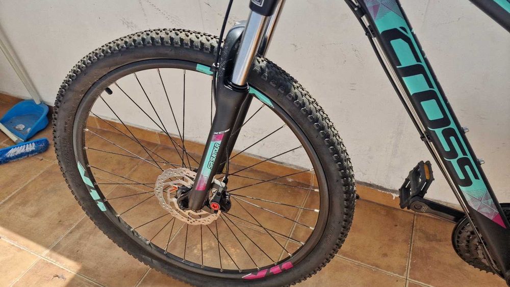 Планински велосипед Cross Causa SL1 27.5 – като нов, с документи