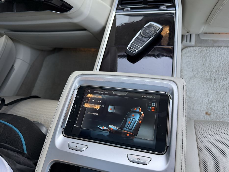 Bmw INDIVIDUAL absolut FULL 740 G12 Long Xdrive Night Vision FULL