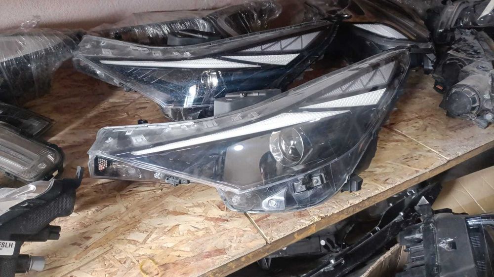 передняя правая фара на хундай саната-фе