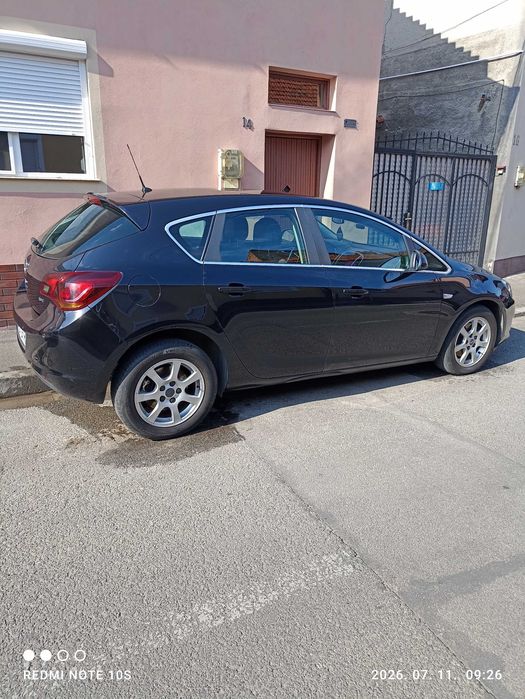 OPEL Astra 2011 — imagine 4