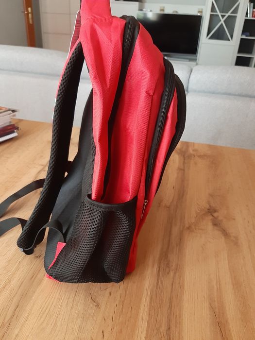 Vănd ghiozdan cu trei compartimente