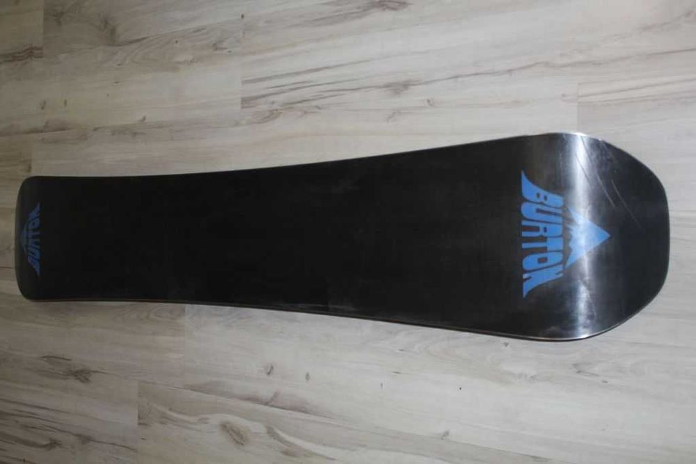 BURTON Radius Flat Top 160cm 2024