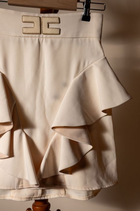 Пола Elisabetta Franchi, модел с волани, размер 40[S], като нова