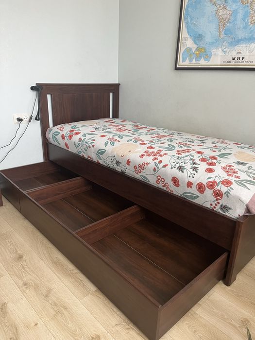 Продам кровать Ikea 90/200