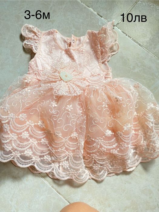 Бебешки дрехи облечени само за фото сесия има и чисто нови