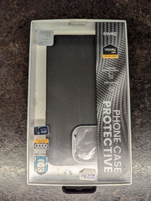 Оригинальный карбоновый (кевлар) чехол на iPhone 15 pro max