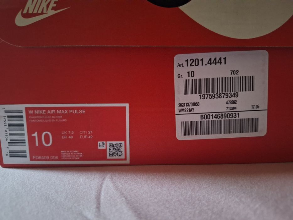 Дамски маратонки Nike Legend Essential 2 Premium.