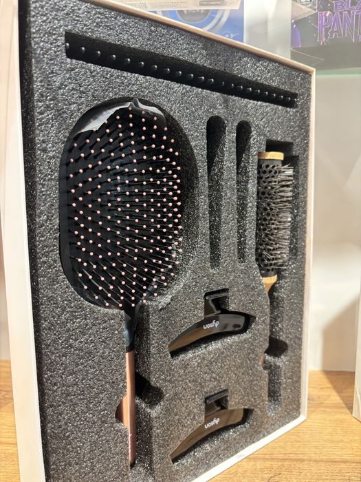 Продам новый набор Dyson
