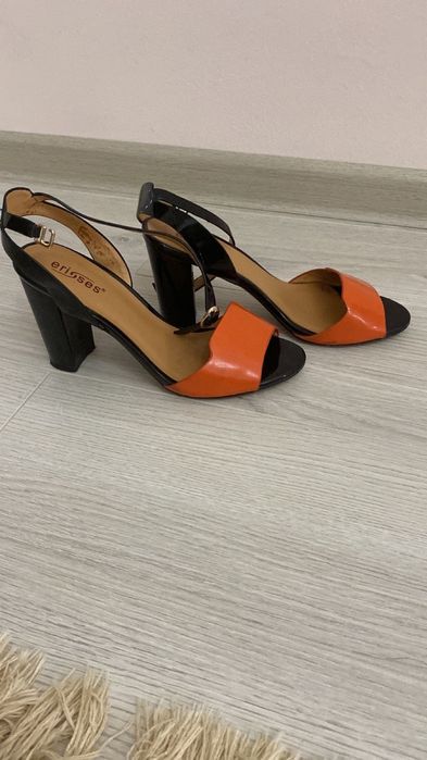 Туфли на каблуках