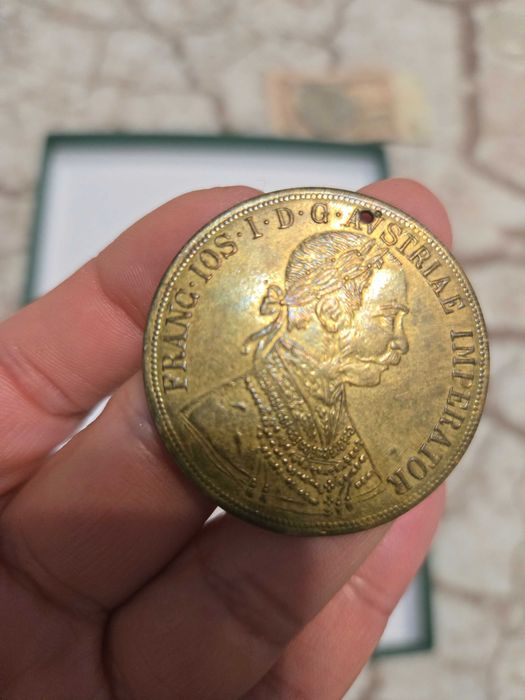 Продавам  старинни монети