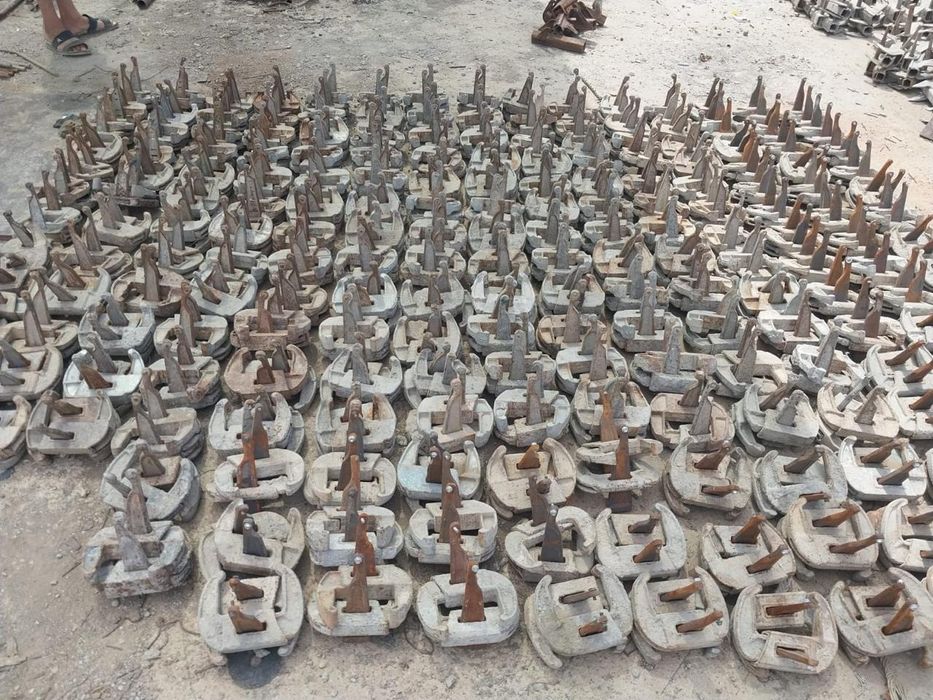 Продам клиновых замков, крокодил и балка