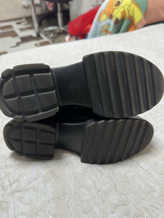 Продам осенние лоферы на девочку