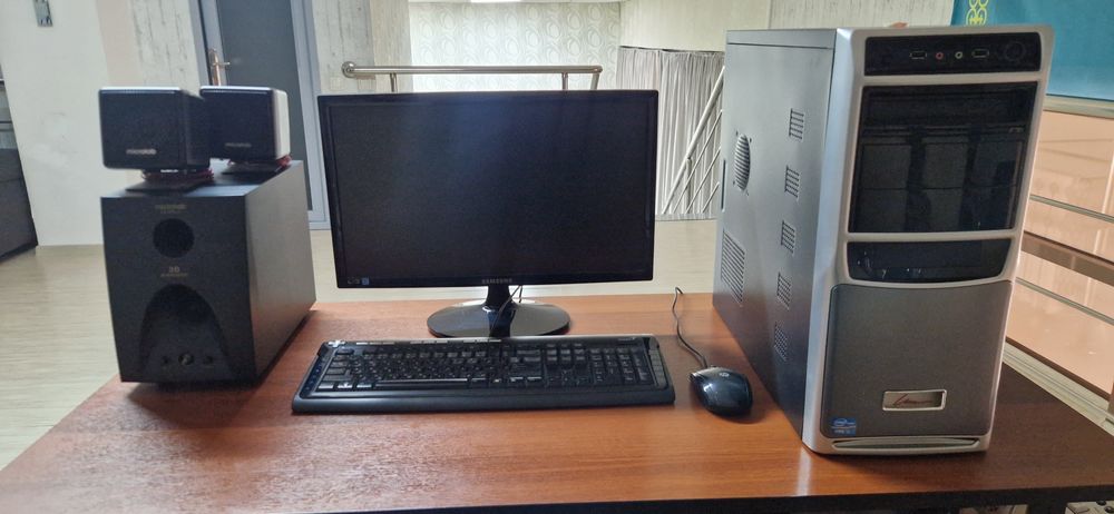Продам б/у компьютер