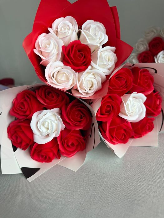 Mărțișor Deosebit - Buchet 7 Trandafiri sapun