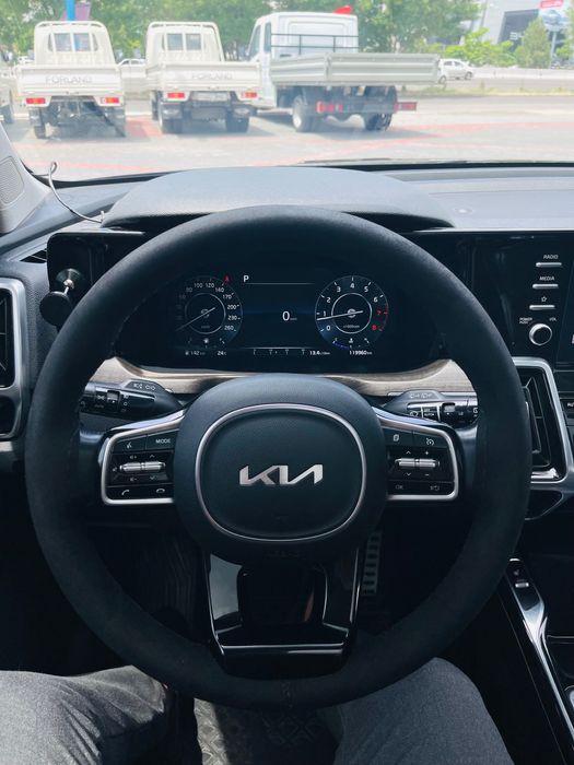 KIA Sorento AWD full pozitsa avtomobil sotiladi !