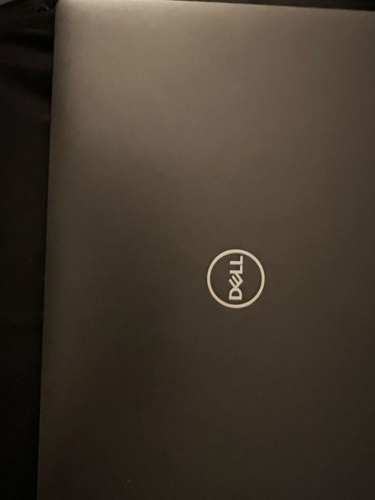 Laptop Dell aprope nou